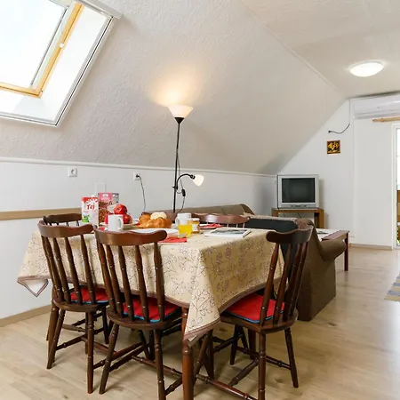 - Vce234 By Interhome Velence